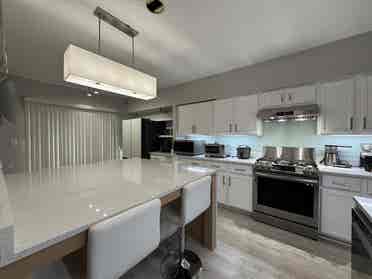 Fully Remodeled Luxury Townhousee
