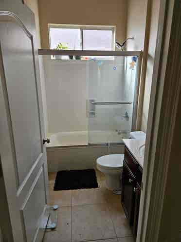 One room left to rent, /mnth