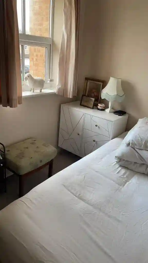 Hertford 獨立房間出租 最近車站走路四分鐘即可抵達