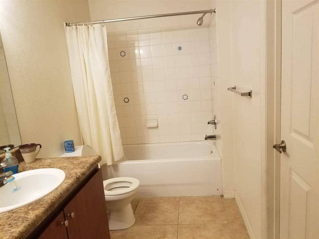 Room for rent shared apartment