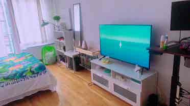 Beautiful quiet studio ave
