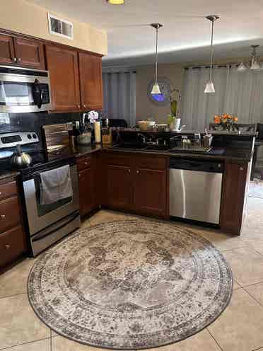 ROOM FOR RENT/FEMALE ROOMATE ONLY