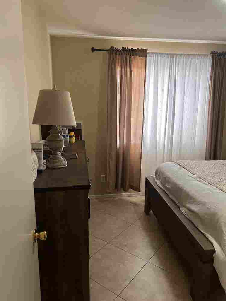 ROOM FOR RENT/FEMALE ROOMATE ONLY