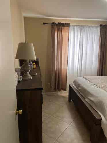 ROOM FOR RENT/FEMALE ROOMATE ONLY