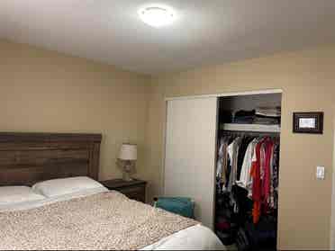 ROOM FOR RENT/FEMALE ROOMATE ONLY