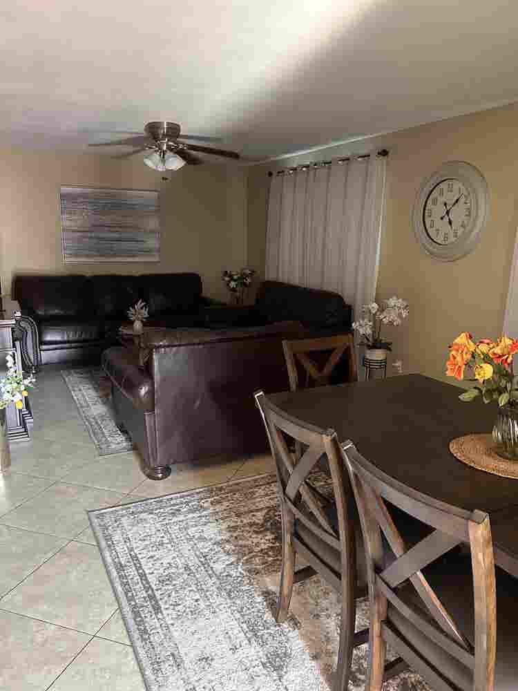 ROOM FOR RENT/FEMALE ROOMATE ONLY