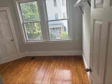 3 BEDROOM IN ROSLINDALE~FEMALE ONLY