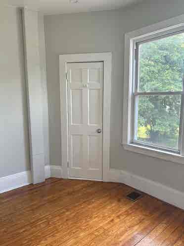 3 BEDROOM IN ROSLINDALE~FEMALE ONLY