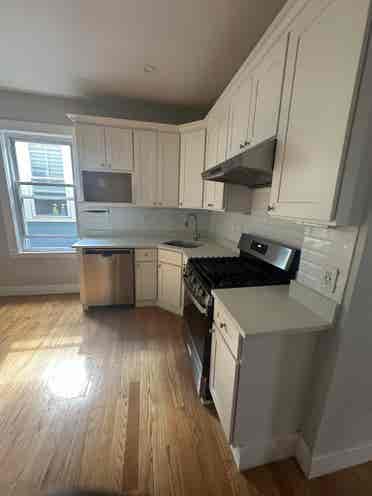 3 BEDROOM IN ROSLINDALE~FEMALE ONLY
