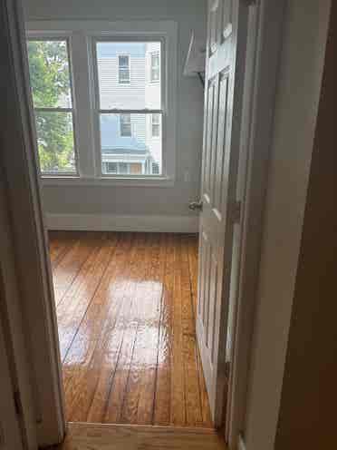3 BEDROOM IN ROSLINDALE~FEMALE ONLY