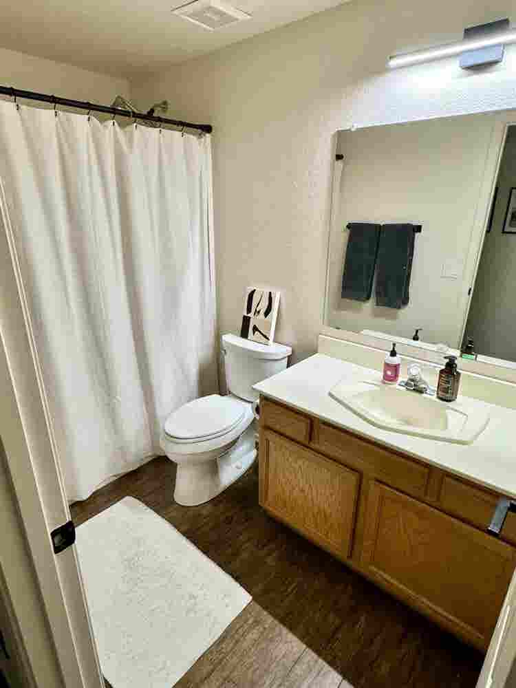 Room for rent Marana!