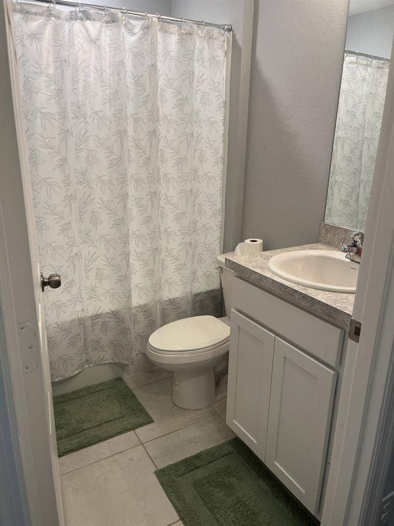Looking for a laidback roommate!