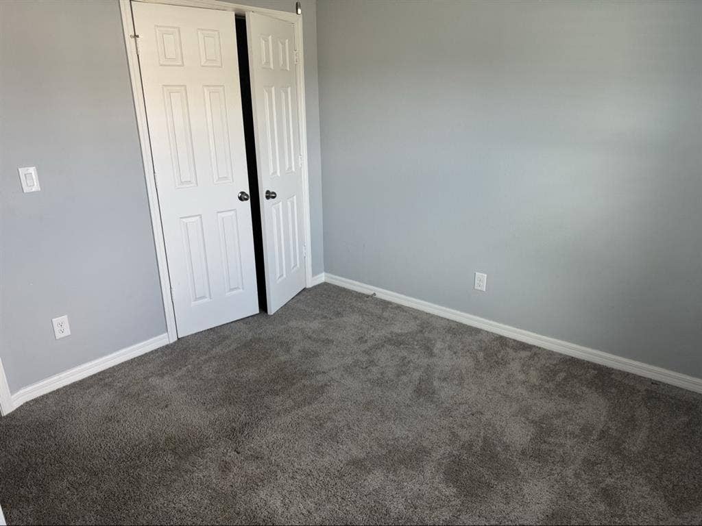 Looking for a laidback roommate!