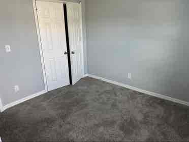 Looking for a laidback roommate!