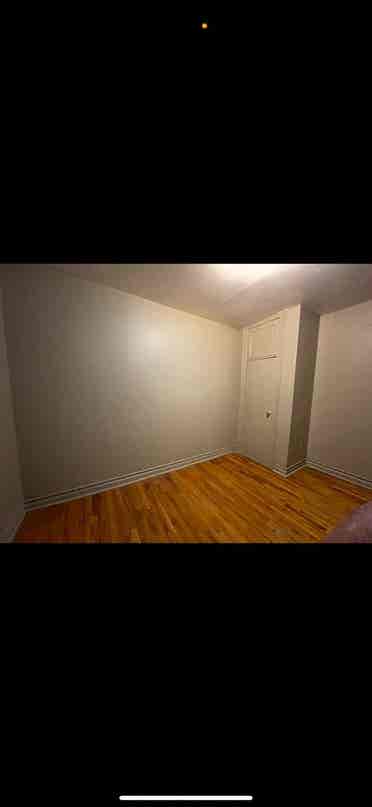 ROOM FOR RENT IN MCGINLEY SQUARE