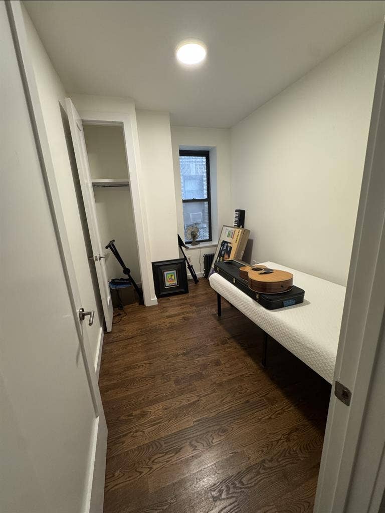 Room avail b elevator
/laundry
