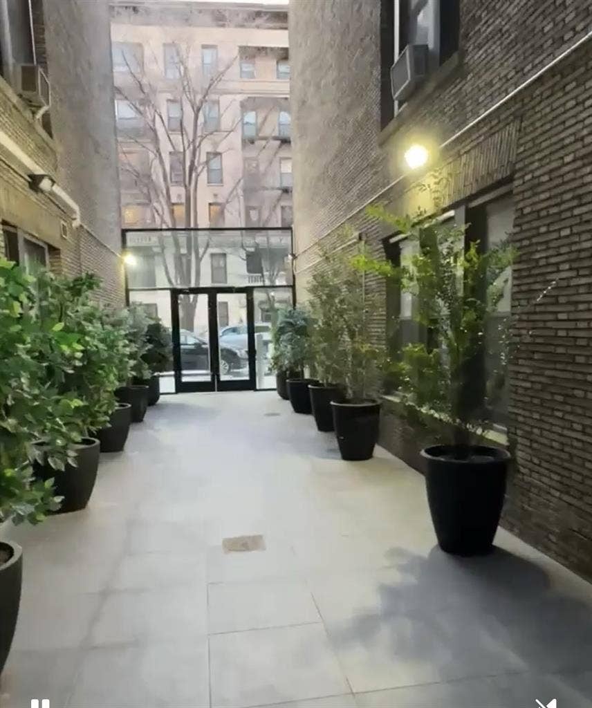 Room avail b elevator
/laundry