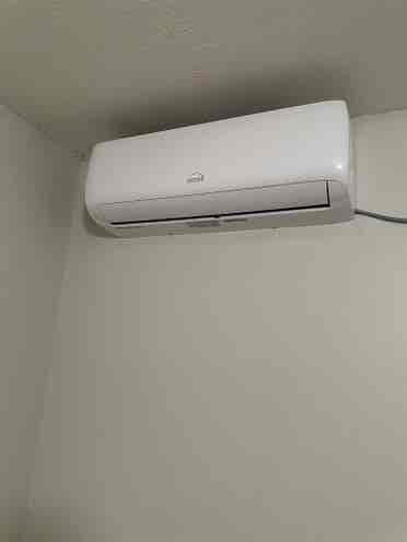 Looking for roomate.
