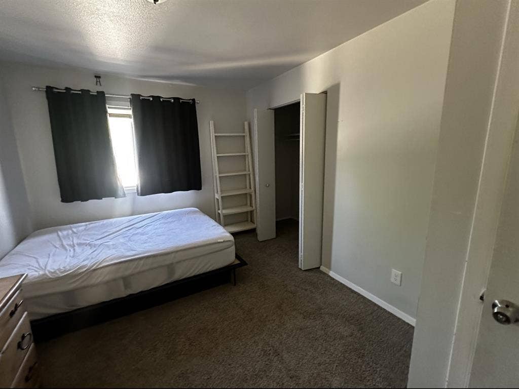 Furnished room for rent!
