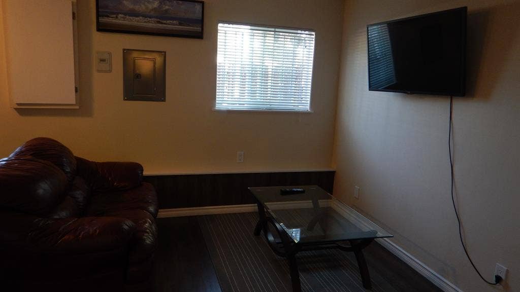 Roommate wanted: br suite