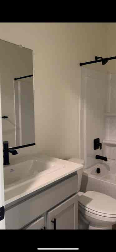 Bedroom  & Private Bathroomm