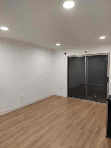 ROOM FOR RENT WITH PRIVATE BATHROOM