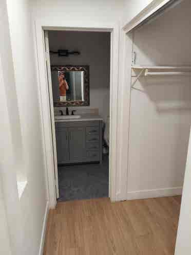 ROOM FOR RENT WITH PRIVATE BATHROOM