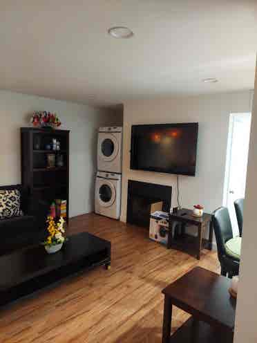 ROOM FOR RENT WITH PRIVATE BATHROOM