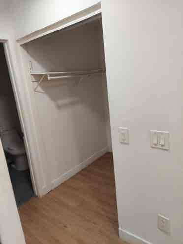 ROOM FOR RENT WITH PRIVATE BATHROOM