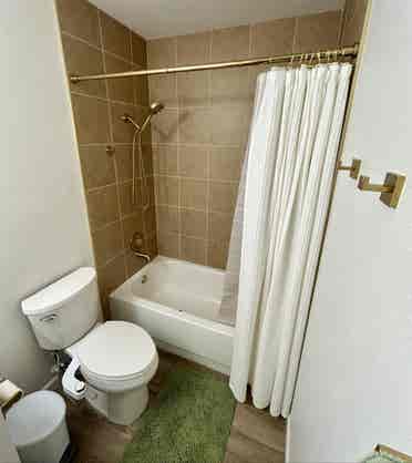 Private Room - Util & Maid Included