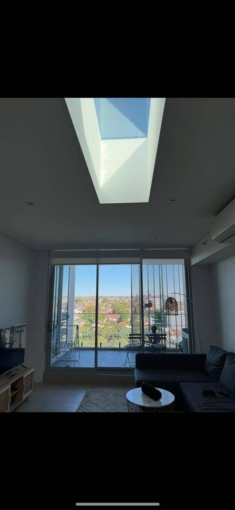 Looking for a single
flatmate