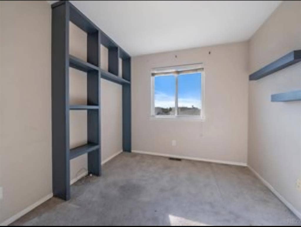 1 Room Available, Awesome House