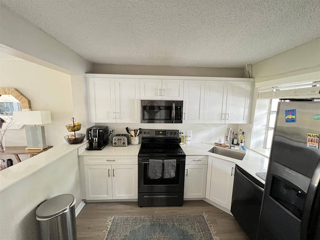 Beautiful townhouse sublease