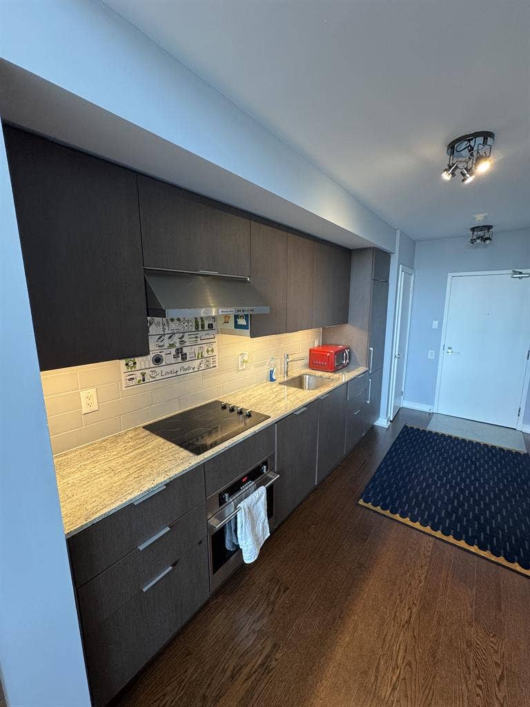 Sublet a Stunning Loft Bath