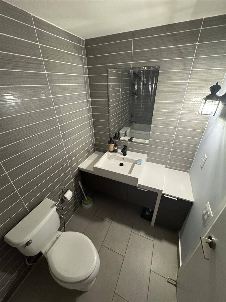 Sublet a Stunning Loft Bath
