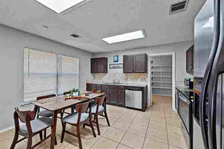 1 BR in Austin