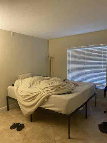 1bed w/ 
washer & dryer