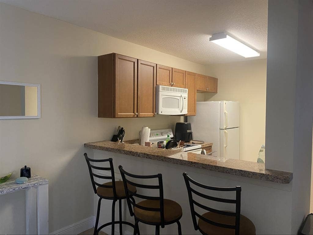 1bed w/
washer & dryer