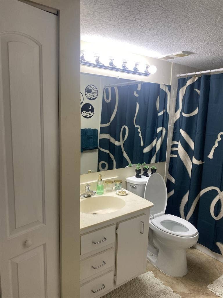 1bed w/
washer & dryer