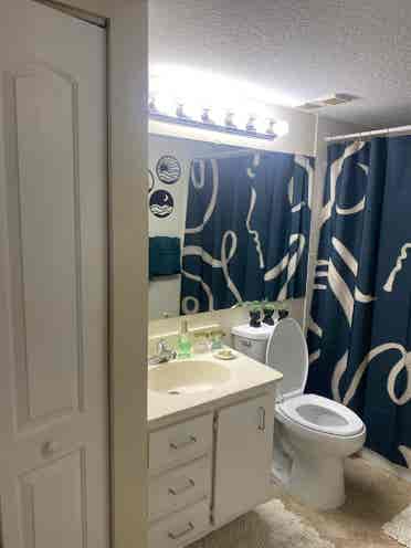 1bed w/ 
washer & dryer