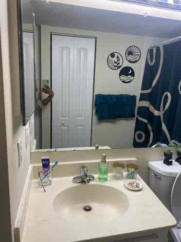1bed w/ 
washer & dryer