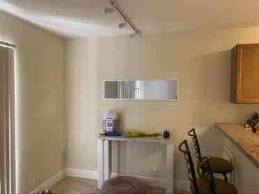 1bed w/ 
washer & dryer