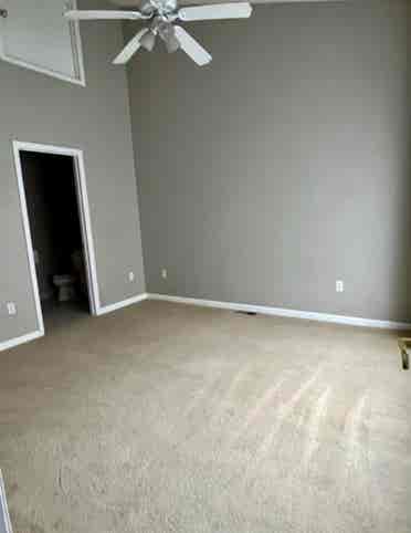 Private room available in townhouse