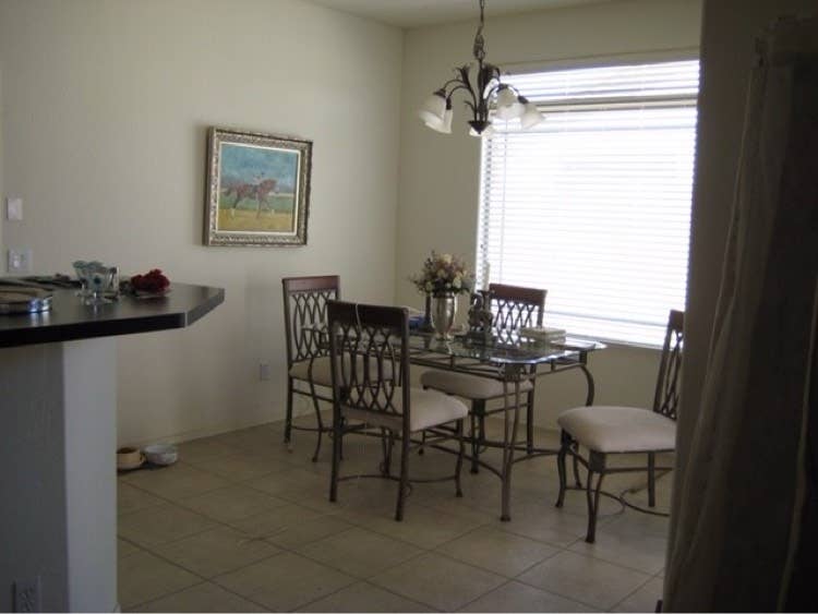 Looking for Roommate-Chandler