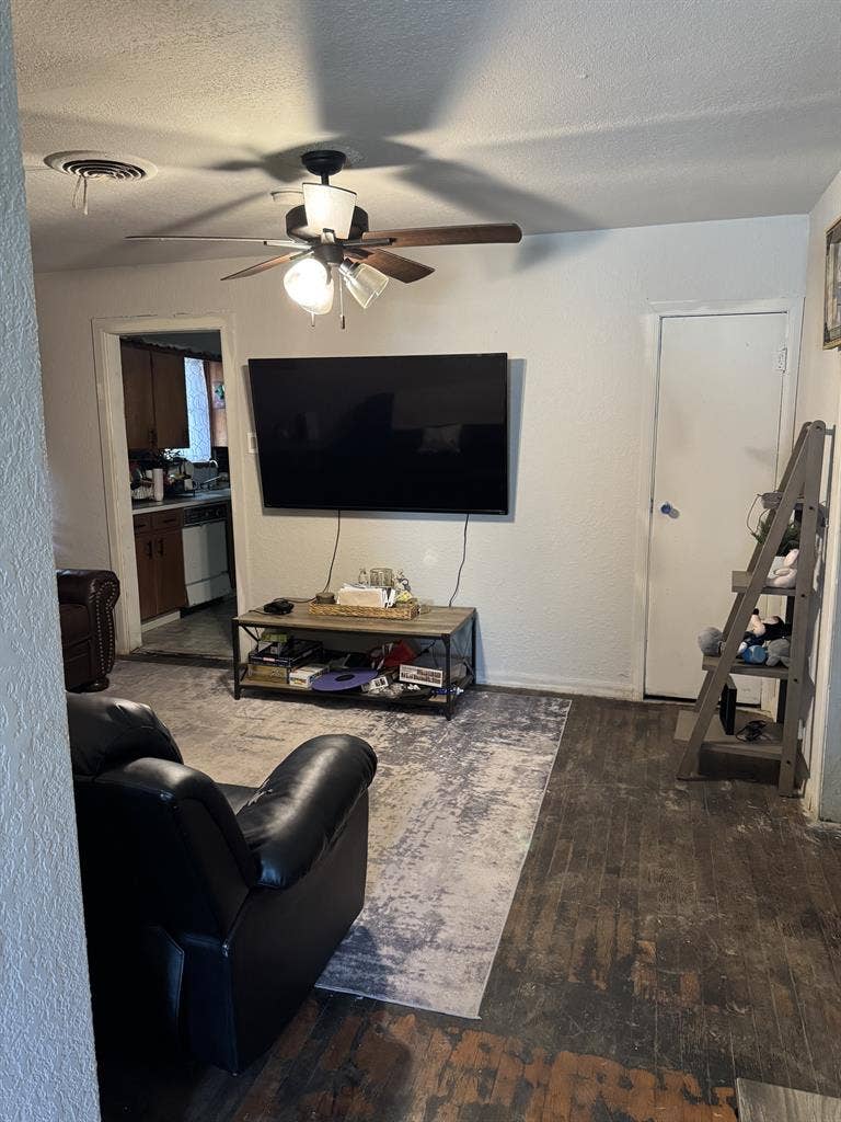 Room for Rent~Utilites & WI-FI Incl