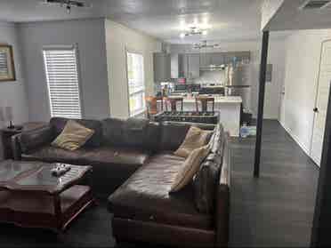 Room for rent in Midtown Mobilee