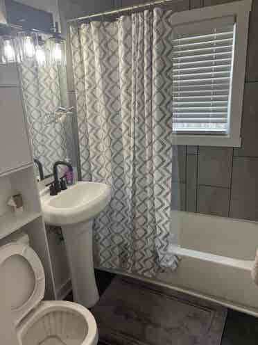 Room for rent in Midtown Mobilee