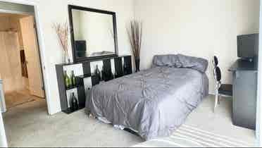 Deluxe PrivateBedroom | PrivateBath
