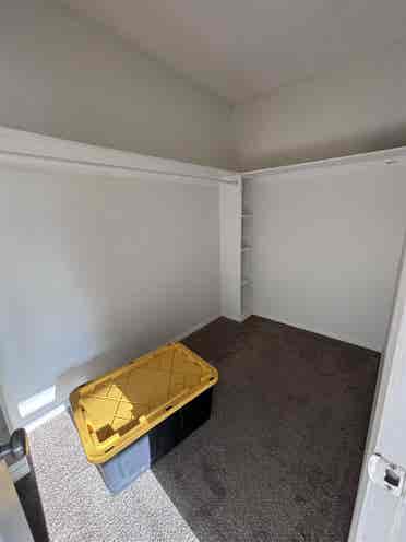 UCSD-spacious room in La Jolla !