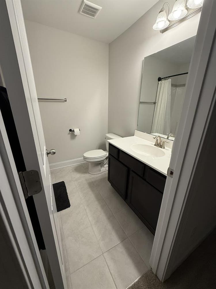 Spacious bedroom for rent. $